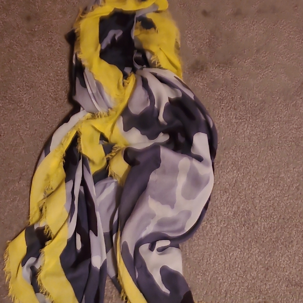 Coach Stylish Yellow and Gray Scarf